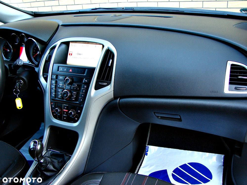 Opel Astra 1.4 Turbo Cosmo - 21
