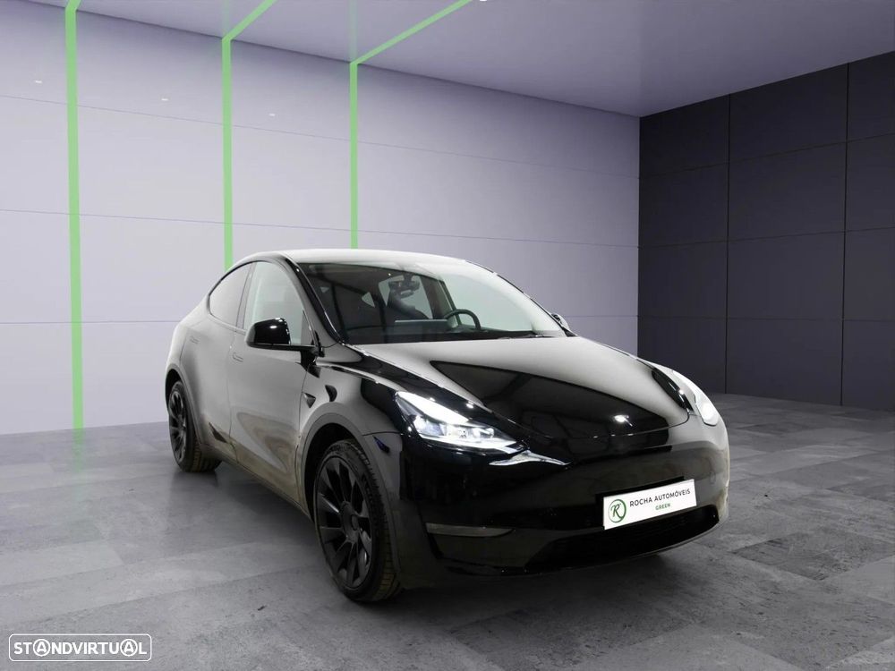 Tesla Model Y - 4