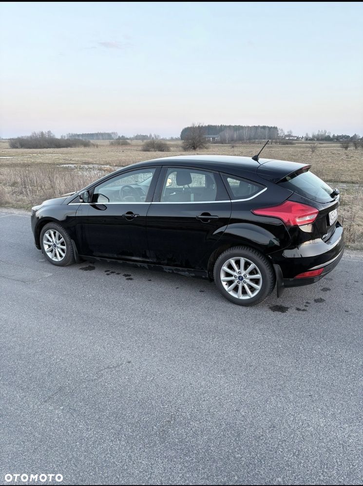 Ford Focus 1.5 EcoBoost Titanium ASS - 4