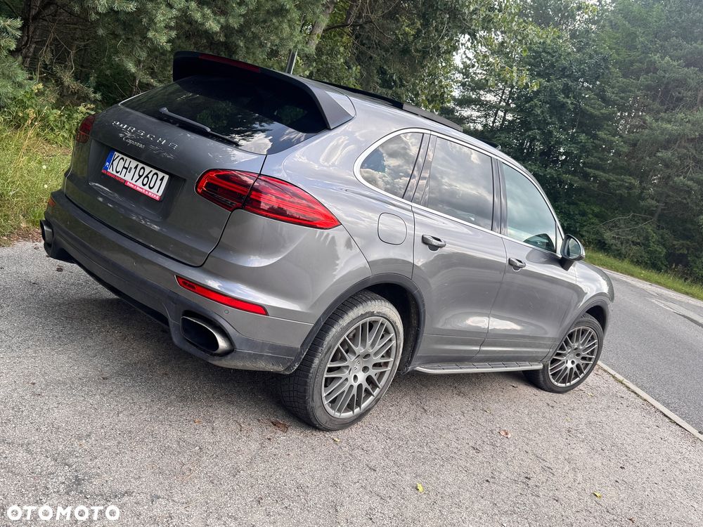Porsche Cayenne Diesel Platinum Edition - 4