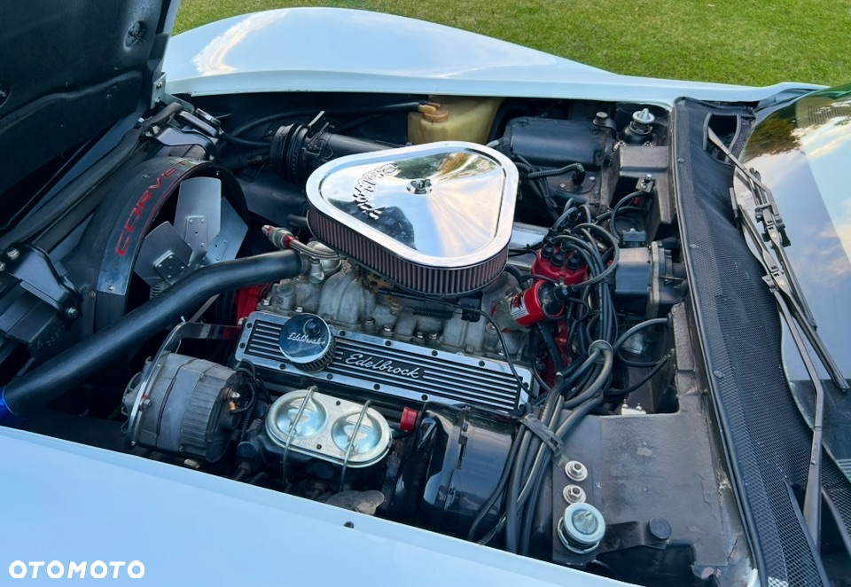 Chevrolet Corvette - 5