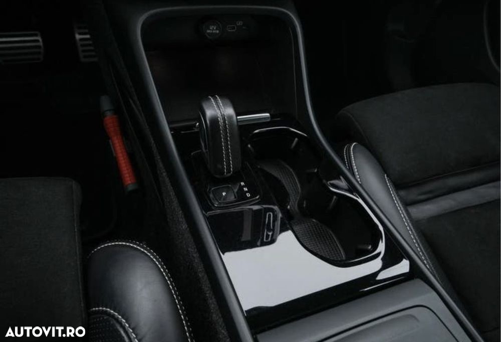 Volvo XC 40 P8 AWD Recharge RDesign - 10