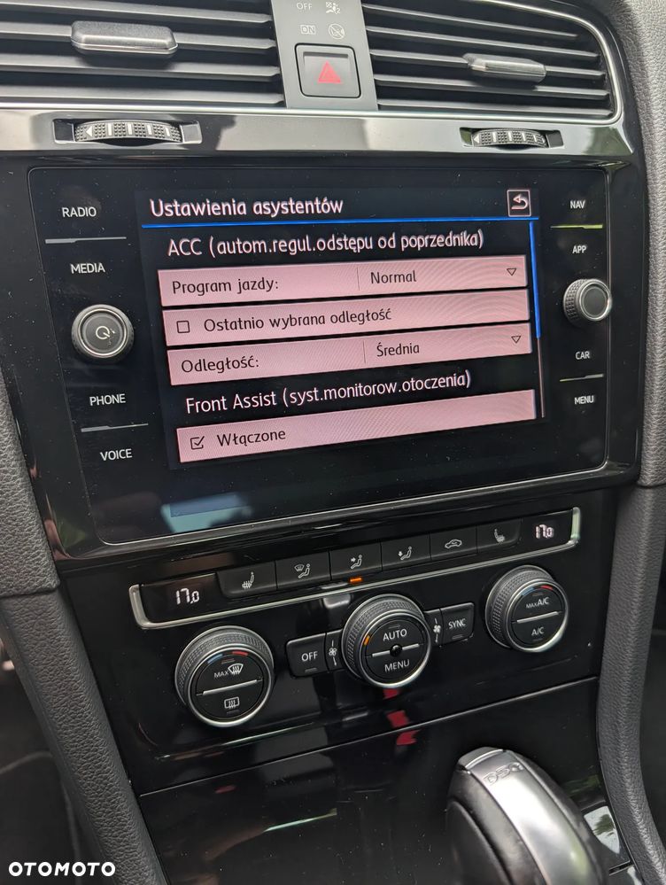 Volkswagen Golf - 29