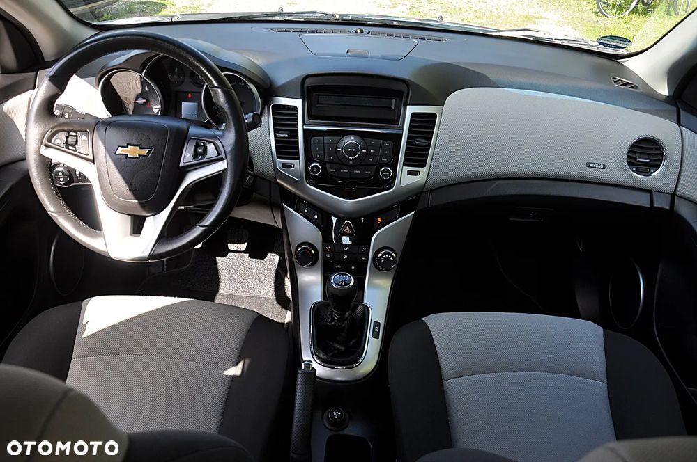 Chevrolet Cruze 1.6 LS+ - 20