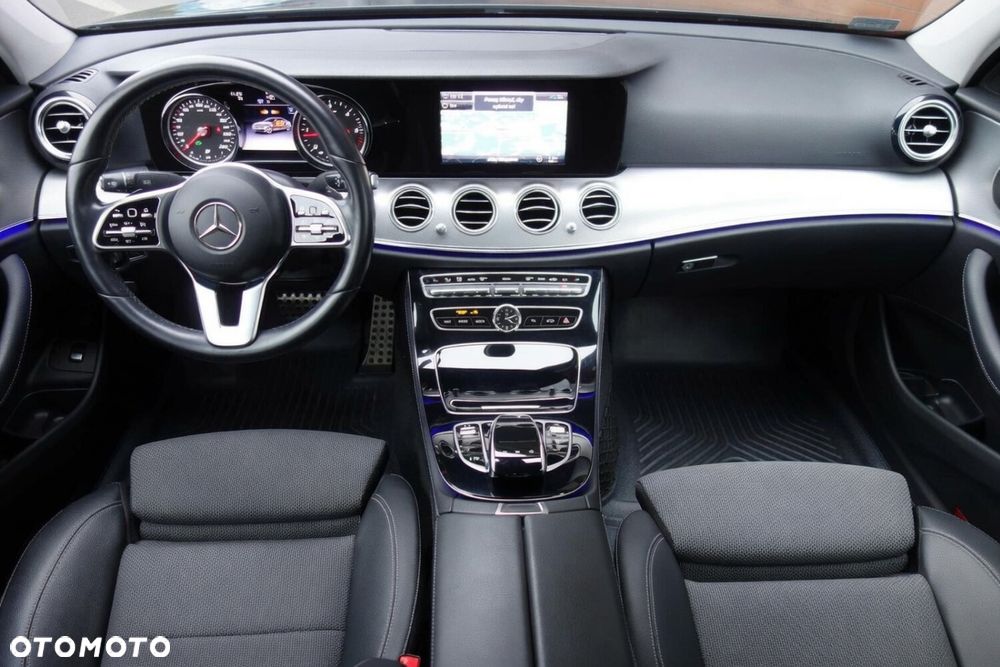 Mercedes-Benz Klasa E 200 d 9G-TRONIC - 3