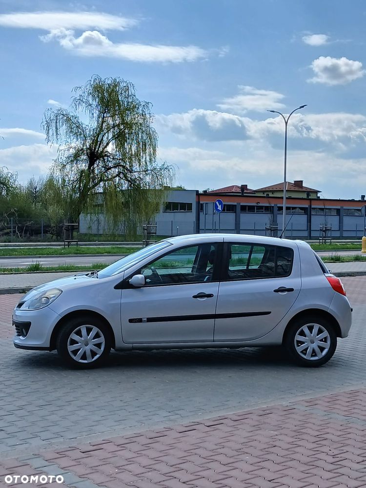 Renault Clio - 2