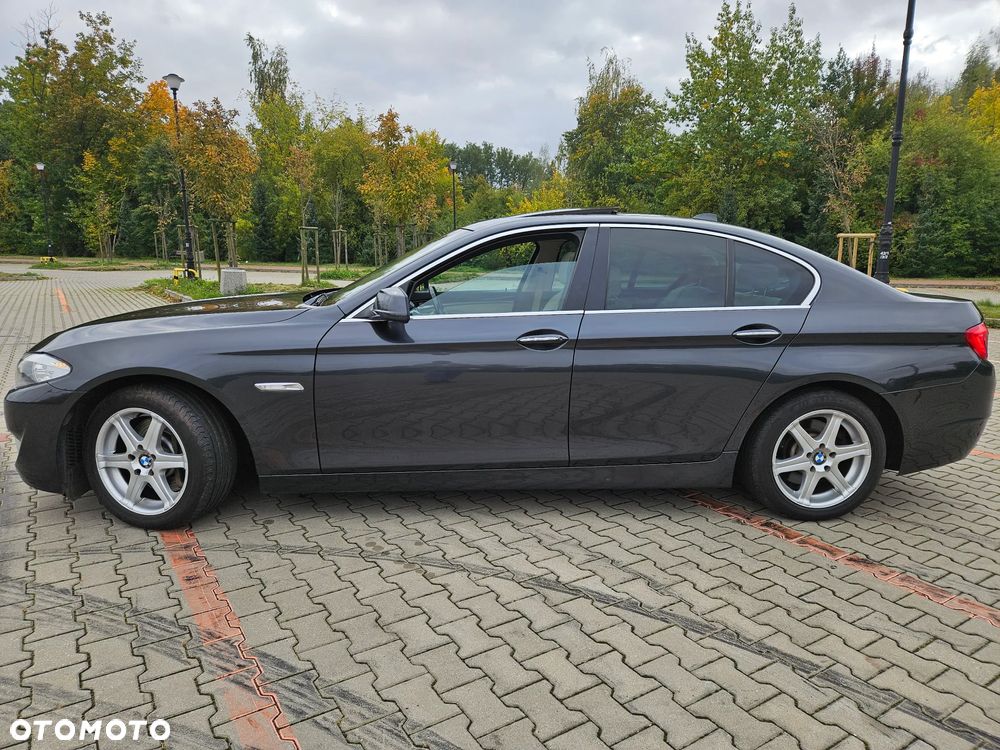 BMW Seria 5 525d - 5