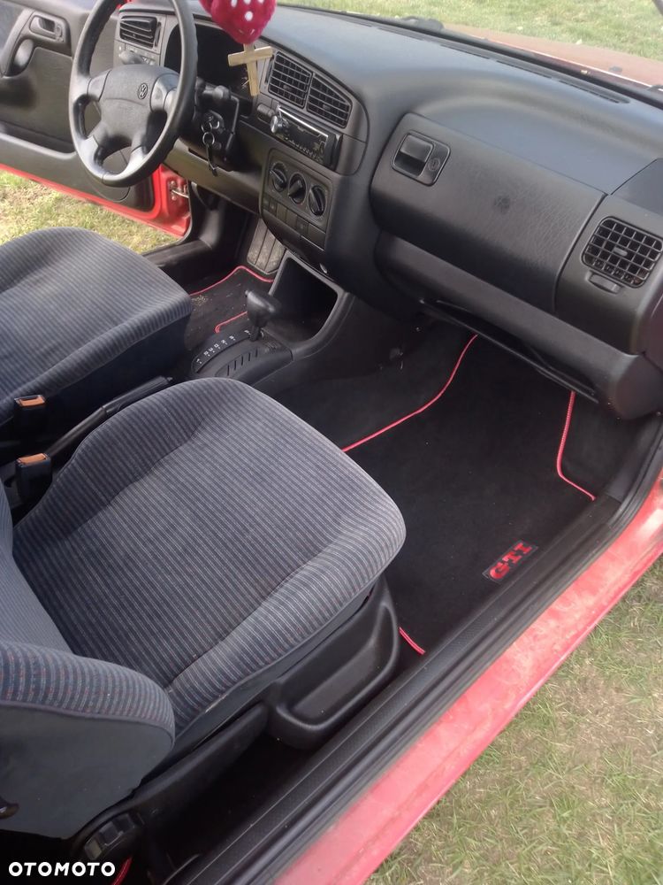 Volkswagen Golf - 3