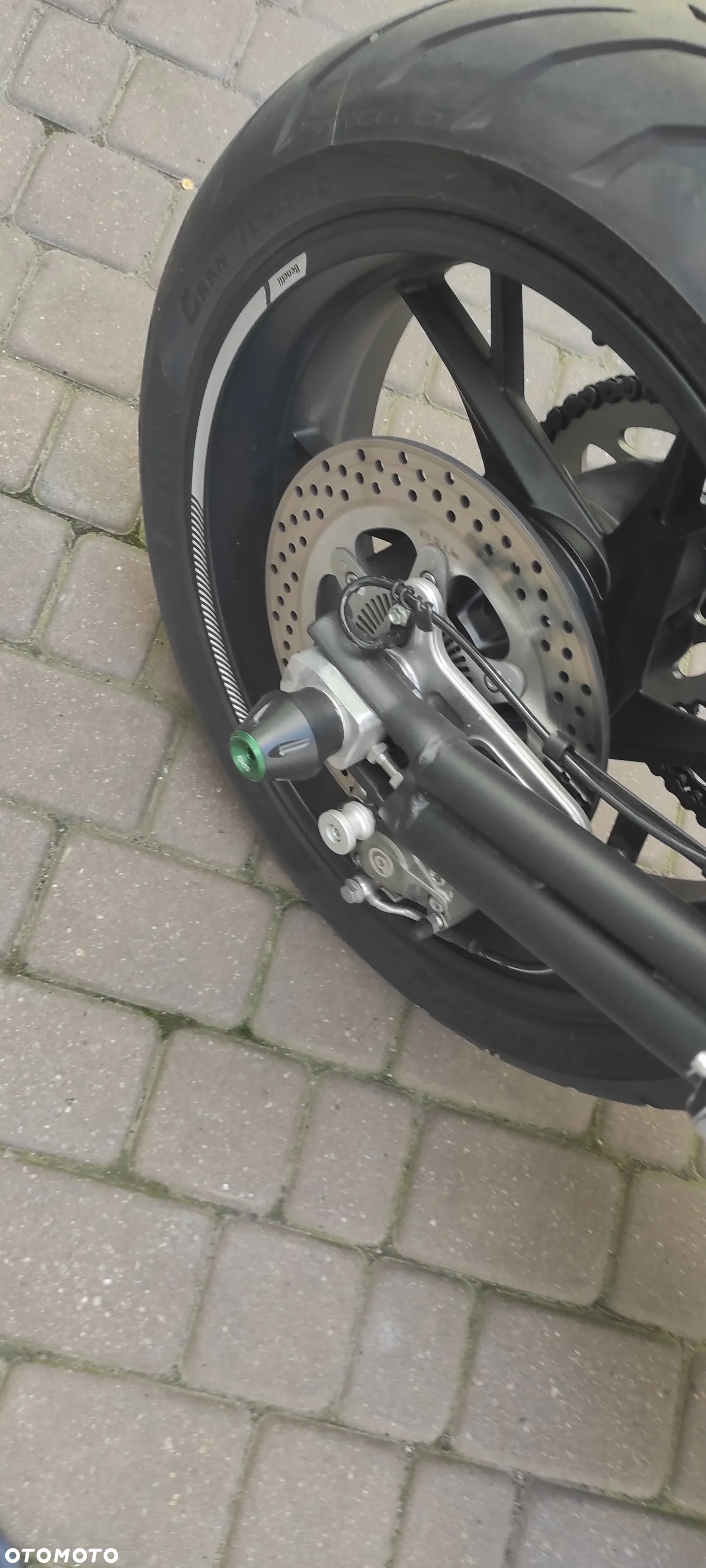 Benelli 752 S - 4