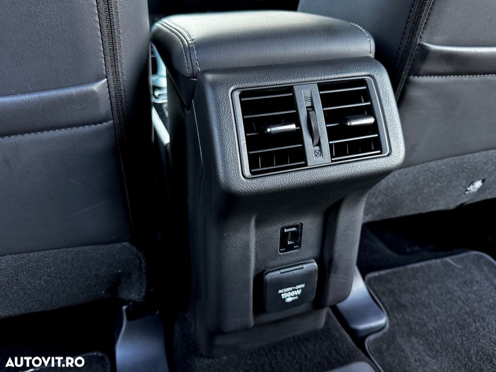 Mitsubishi Outlander 2.4 4WD Plug-In Hybrid Top - 12