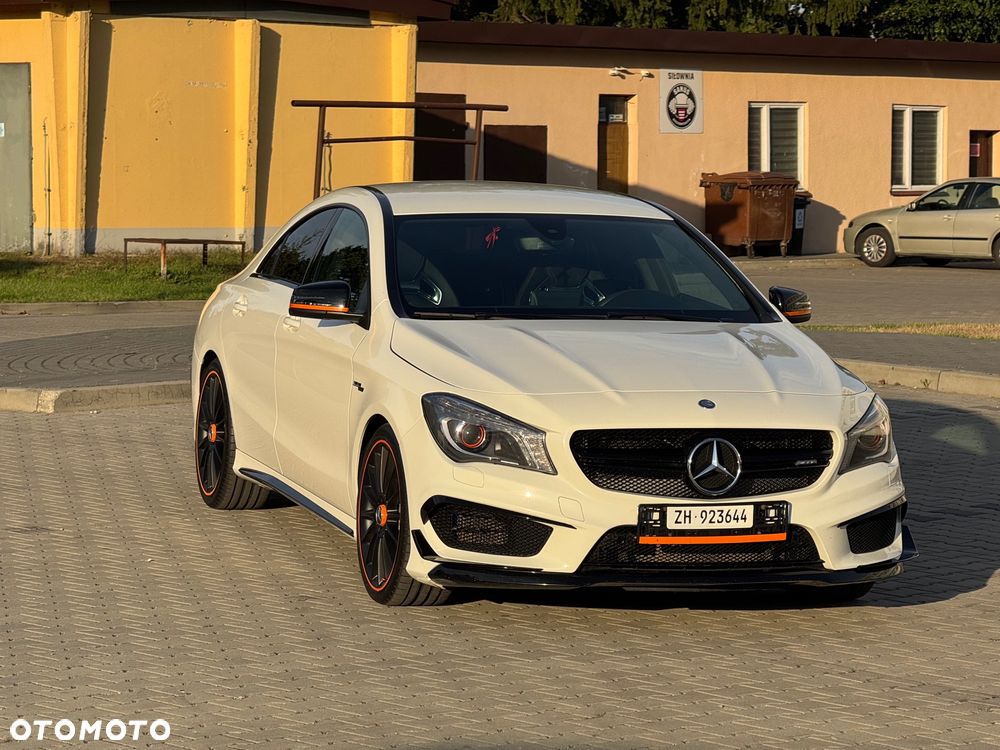 Mercedes-Benz CLA AMG 45 4Matic 7G-DCT Orange Art Edition - 26