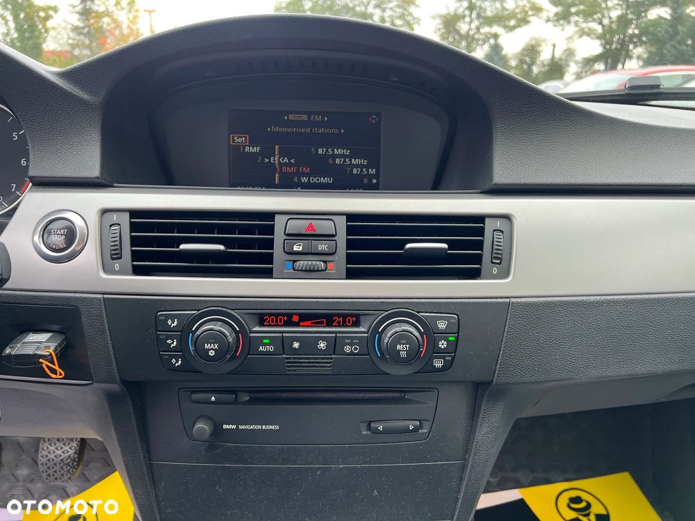 BMW Seria 3 320i - 17