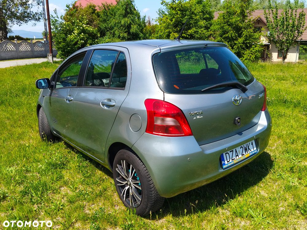 Toyota Yaris 1.3 Luna Premium - 12