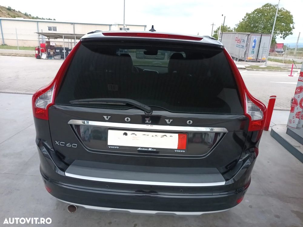 VOLVO XC60 2017 — imagine 12