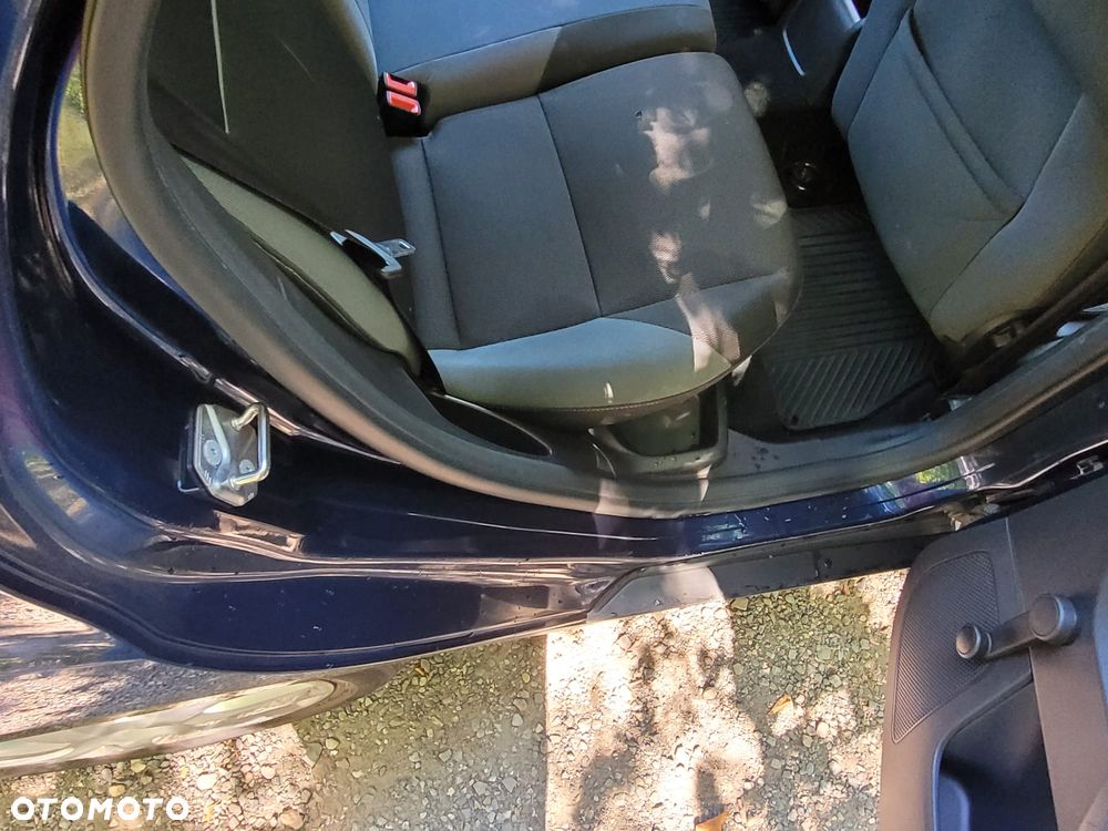 Ford Focus 1.6 Edition - 19