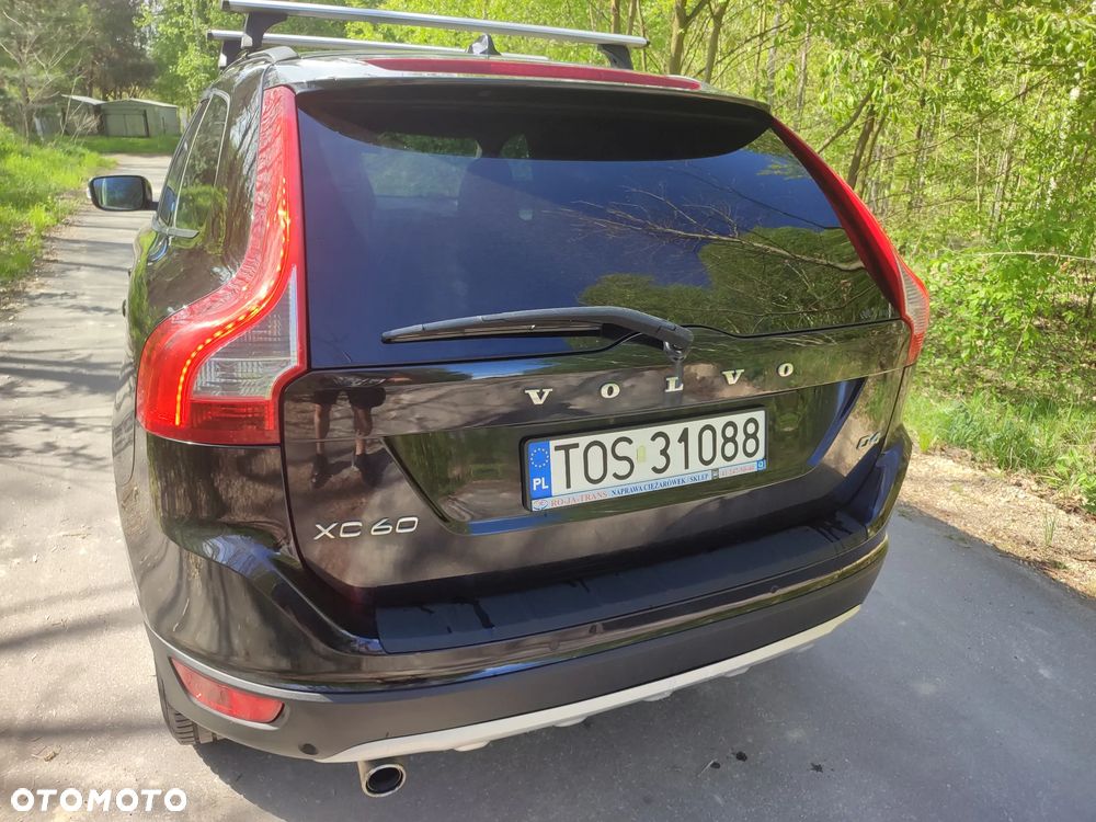 Volvo XC 60 2.4D AWD R-Design - 31