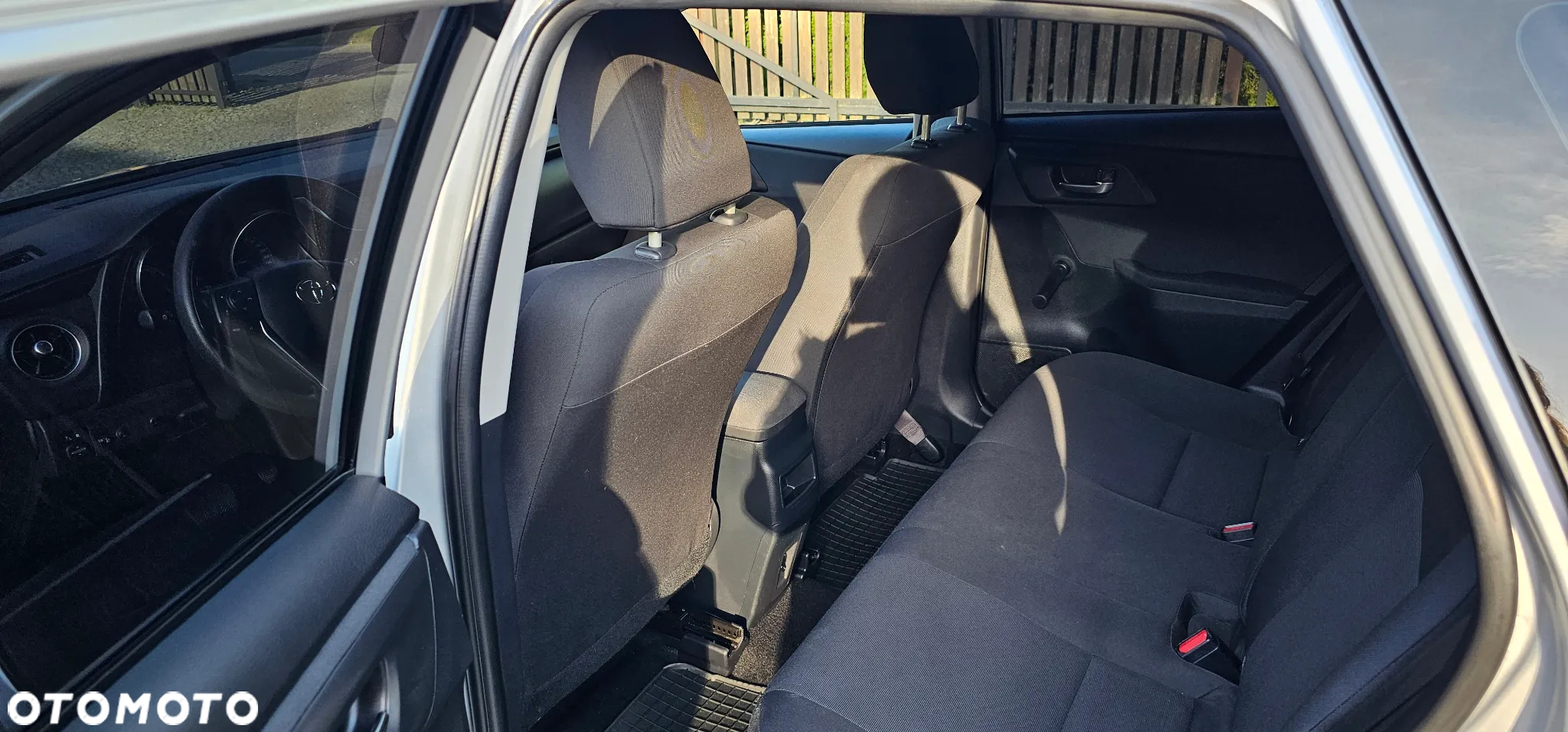 Toyota Auris Hybrid 135 Active - 12