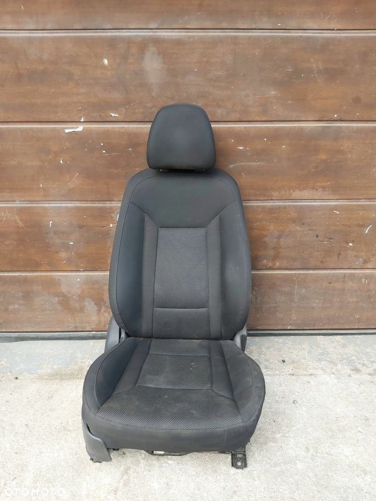 HYUNDAI i40 Fotel prawy przód pasażera EU materiał - 1