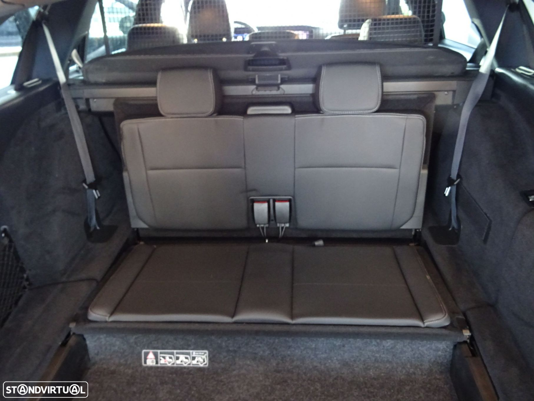 Mercedes-Benz E 220 d AMG Line 7L - 11