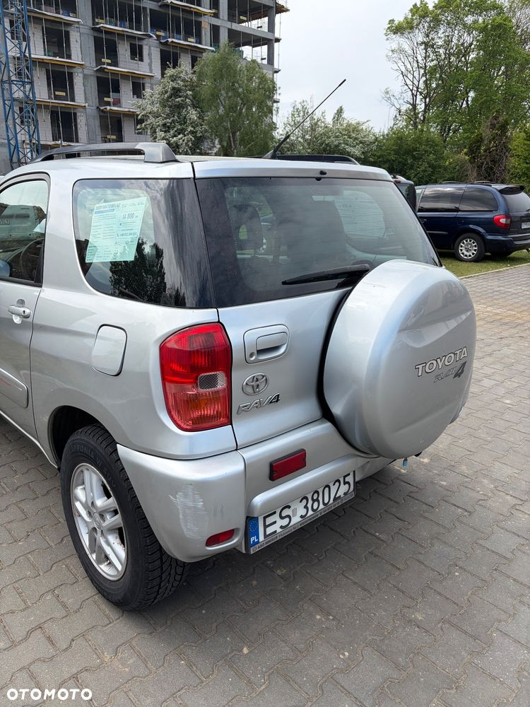 Toyota RAV4 1.8 VVT-i 4x2 - 4