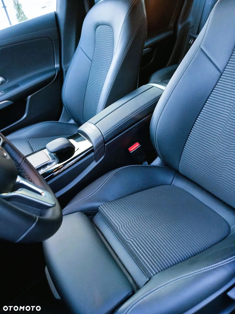 Mercedes-Benz CLA 200 7G-DCT Edition 2022 - 8