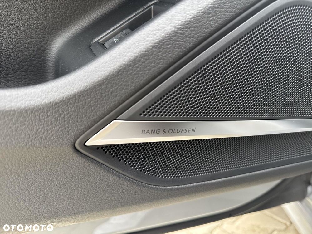 Audi S8 - 16