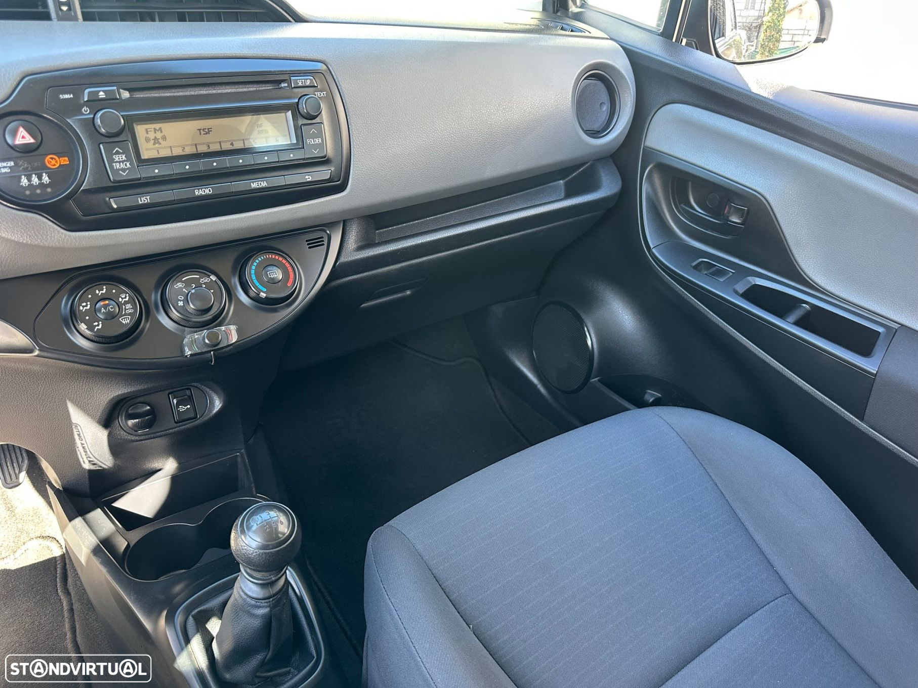 Toyota Yaris 1.4 D-4D ACtive+AC - 9