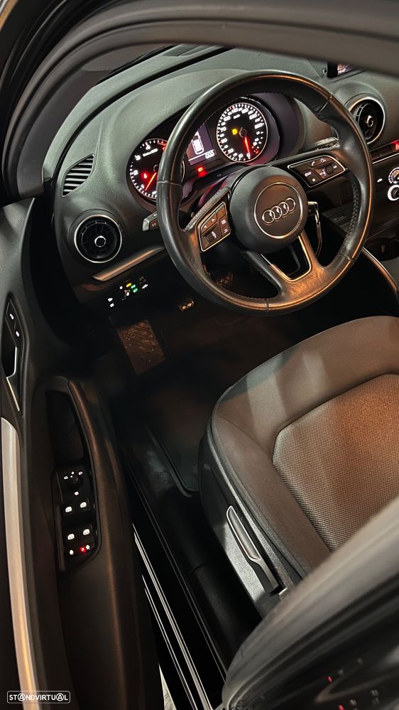 Audi A3 Sportback 2.0 TDI Design - 9