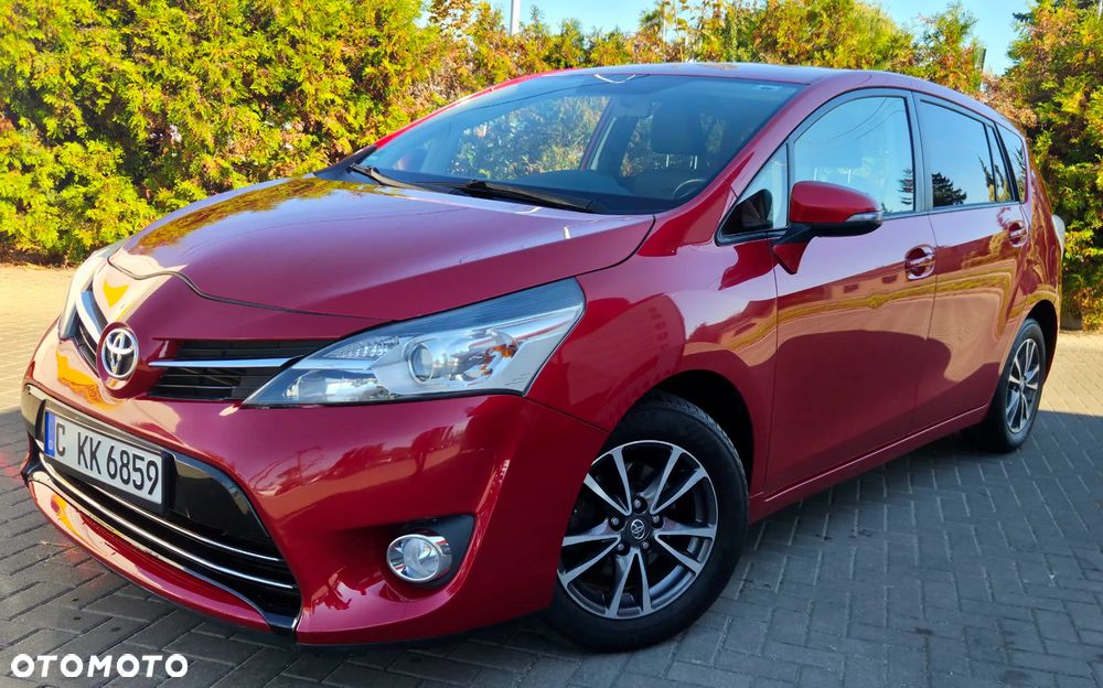 Toyota Verso 2013 photo 2