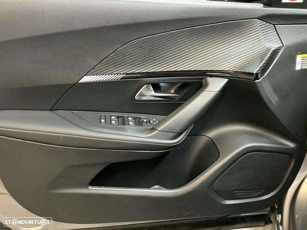 Peugeot 2008 1.2 PureTech Allure - 21