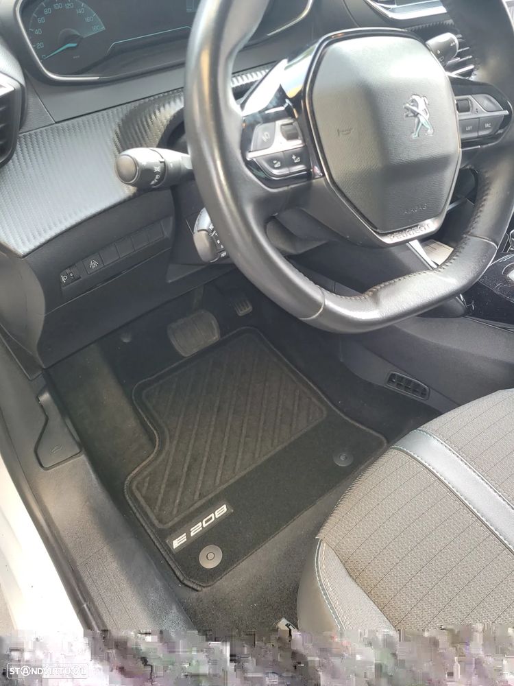Peugeot e-208 Active - 7