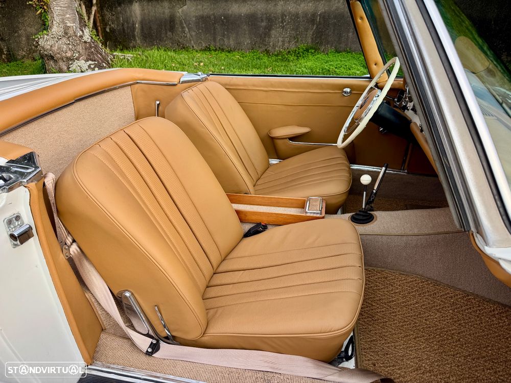 Mercedes-Benz SL 230 - 30