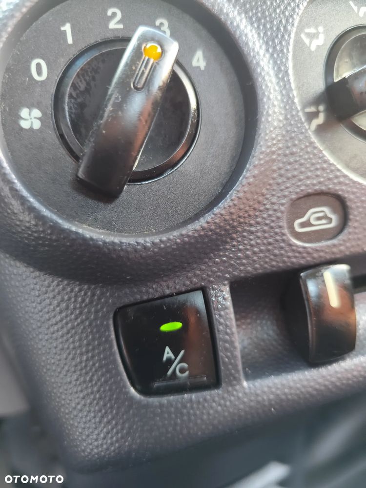 Kia Picanto 1.1 EX - 25