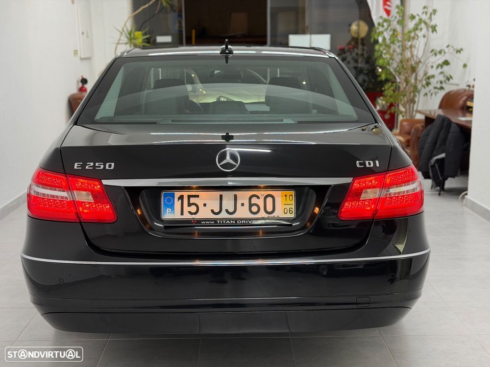 Mercedes-Benz E 250 CDI Avantgarde BlueEfficiency Auto. - 11