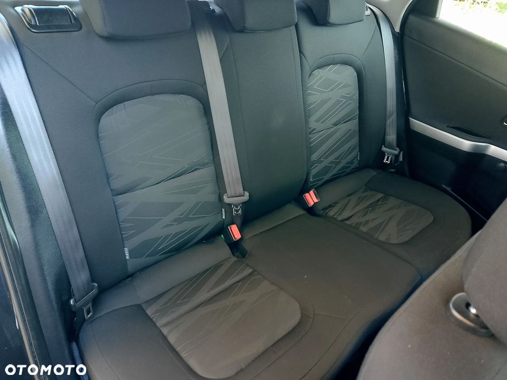 Kia Ceed 1.6 CRDi 136 ISG Vision - 17