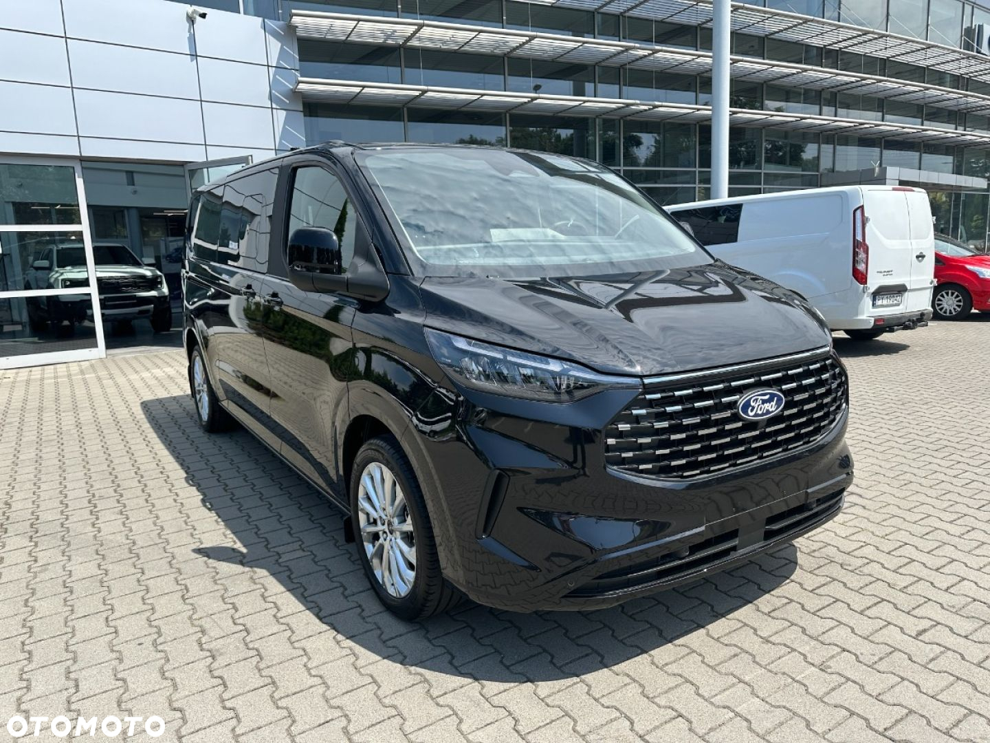 Ford Tourneo Custom - 4