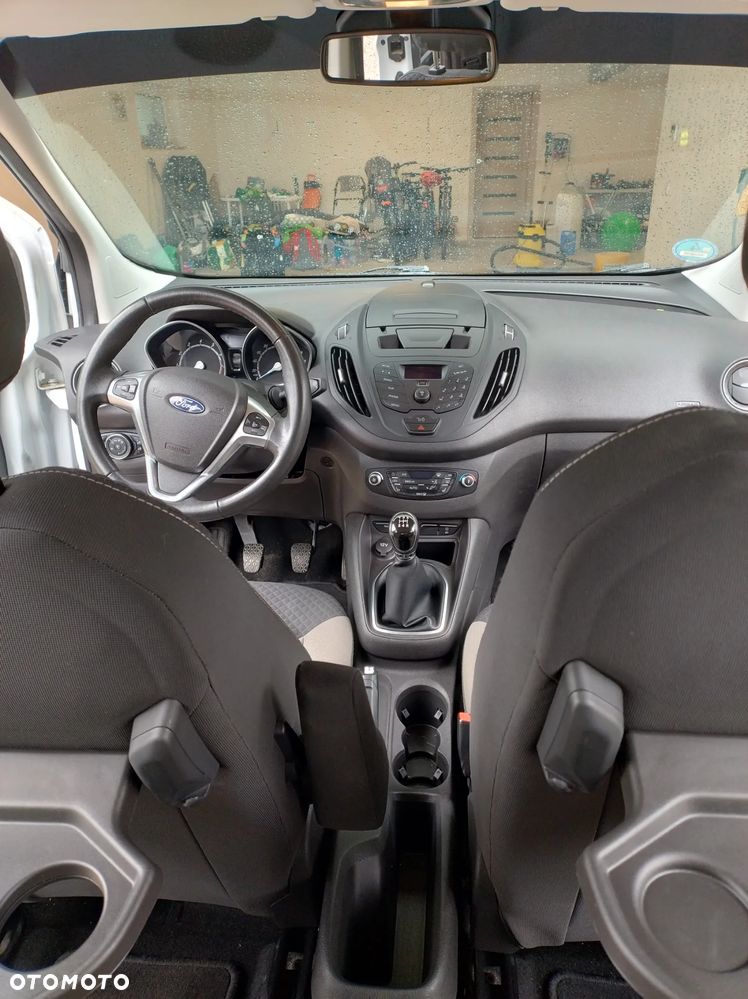 Ford Tourneo Courier 1.0 EcoBoost S&S Titanium - 17