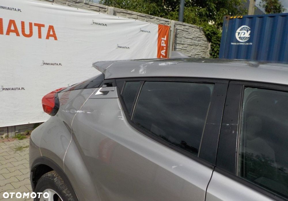 Toyota C-HR - 16