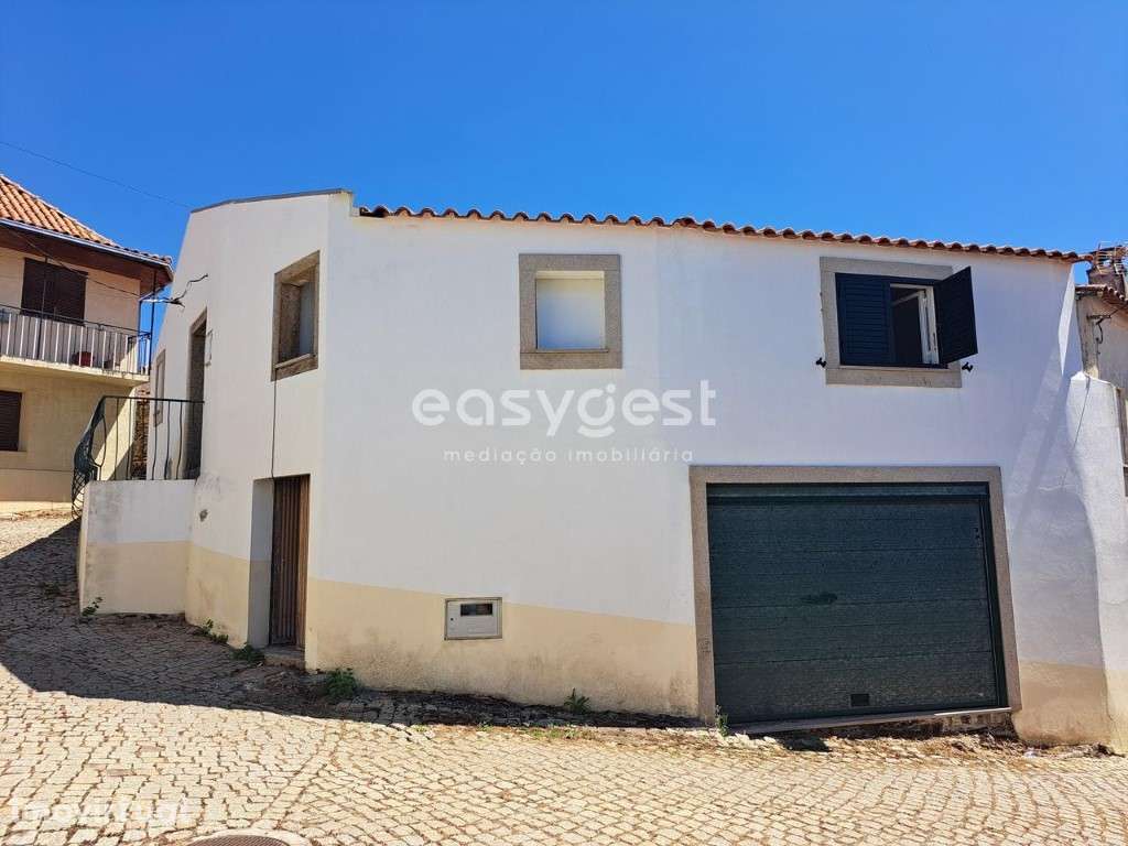 Moradia T2 em fase de recuperação em Souto da Velha, Torre de Moncorvo - Grande imagem: 3/13