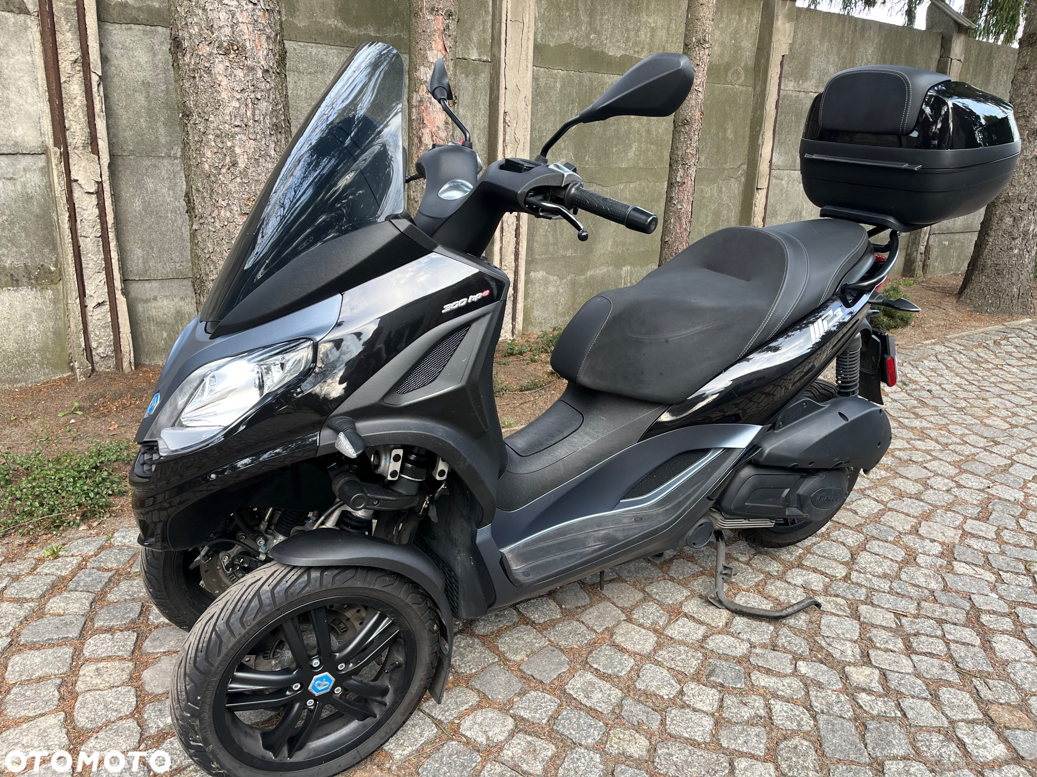 Piaggio MP-3 - 10