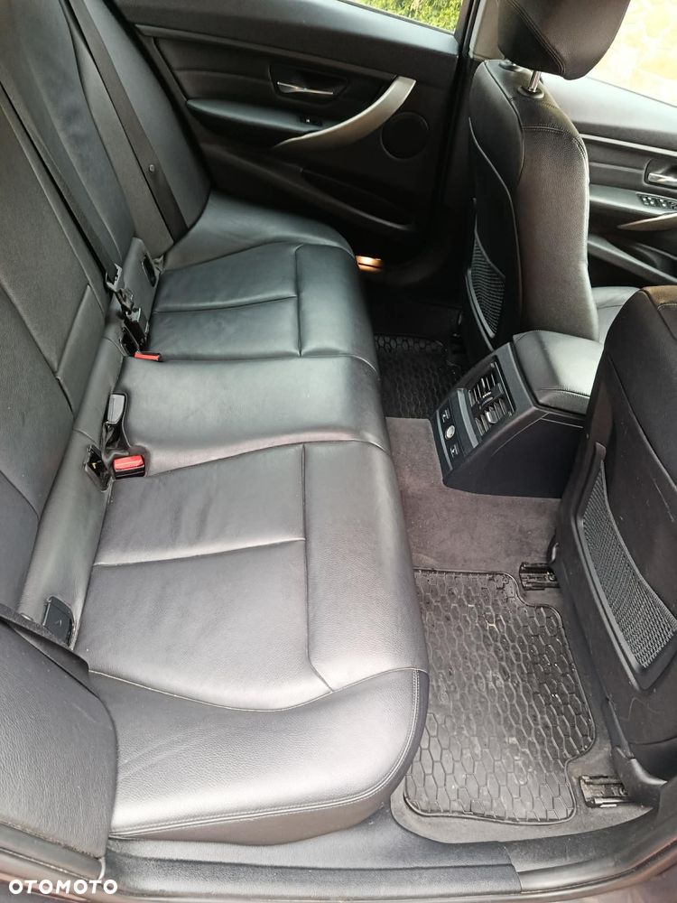 BMW Seria 3 328i - 14
