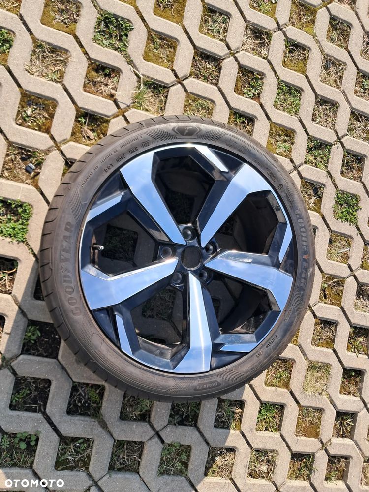 Felga aluminiowa +opona 225/45R19 Goodyear Eagle F1 Asymetric 5 czarna Nissan Quashai Kaszkai KE4096P200 et35 7Jx17" Aluminiowa alufelga F1 225/45R19 koło - 1