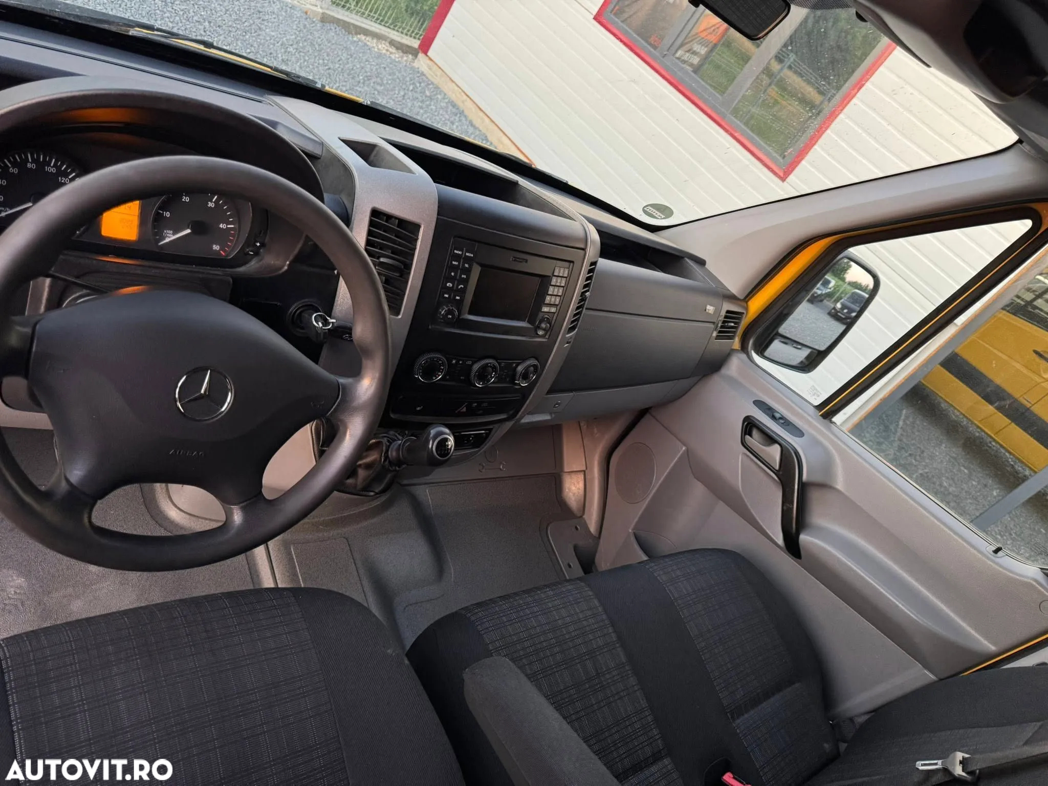 Mercedes-Benz Sprinter - 7