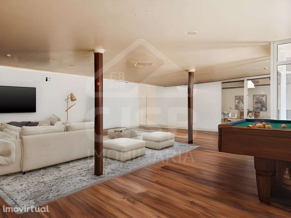 Prédio de dois pisos no centro de Benavente - Grande imagem: 4/30