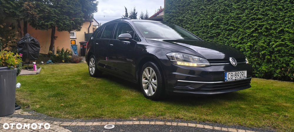 Volkswagen Golf - 1