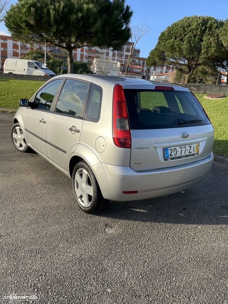 Ford Fiesta 1.25 Ghia - 13