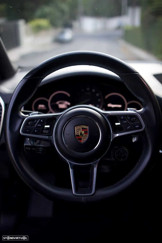 Porsche Cayenne Coupé E-Hybrid - 22