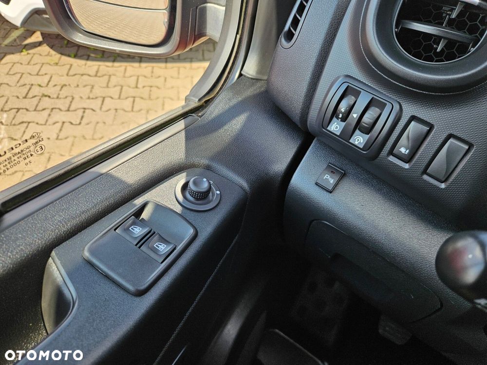 Renault Trafic L2H1 *69900zł NETTO* Brygadówka 6 osób 2.0dCi/120KM - 22