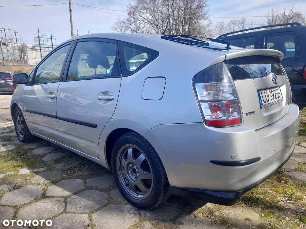 Toyota Prius 1.5 VVT-i Sol - 3