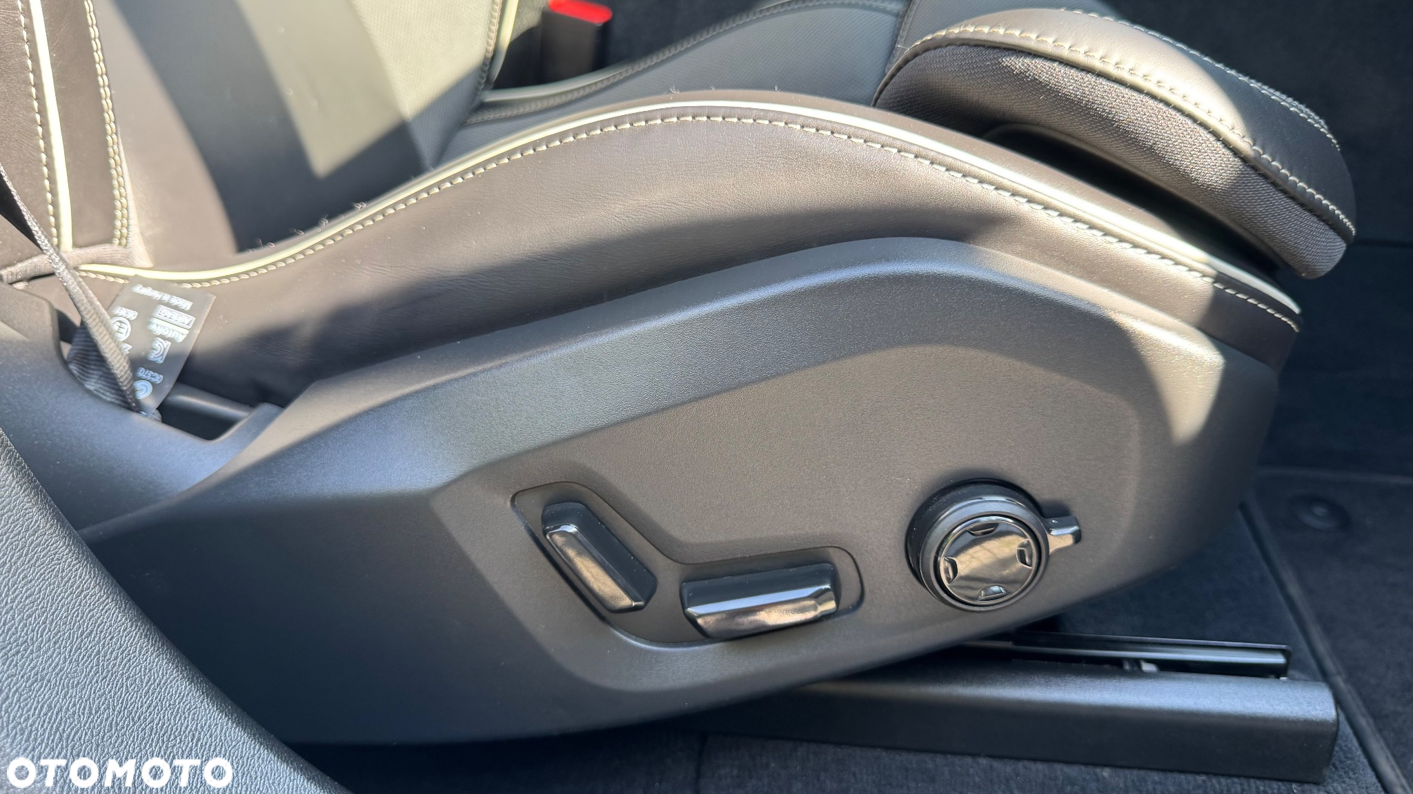 Volvo XC 60 B4 D Geartronic RDesign - 23